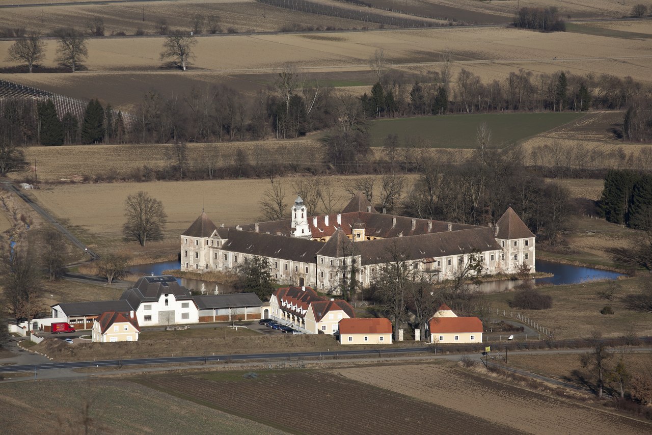 Schloss Hainfeld Steiermark aus Luft